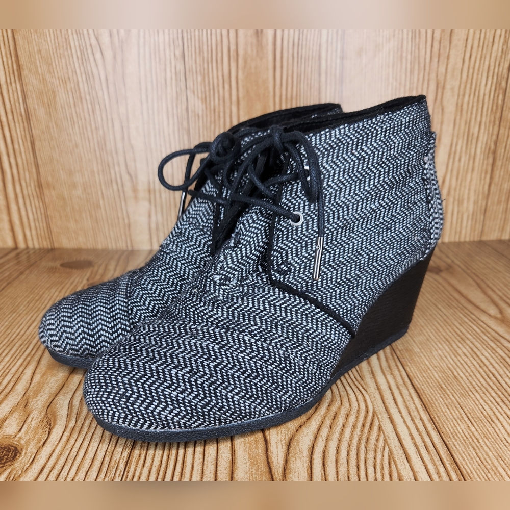 TOMS Women's Desert Wedge‎ Bootie Size 8.5